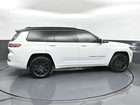 Used 2026 Jeep Grand Cherokee L Summit w/ Obsidian Package AWD/4WD image 29