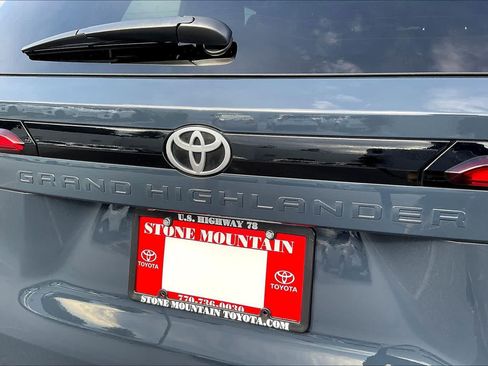Used 2025 Toyota Grand Highlander AWD Hybrid image 30