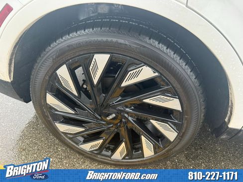 Used 2024 Lincoln Nautilus Reserve w/ Equipment Group 203A image 7