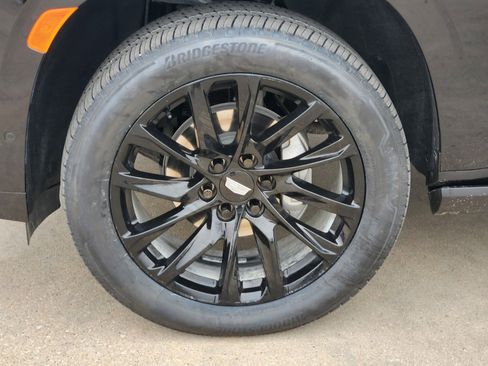 Certified 2024 Cadillac Escalade Sport w/ LPO, ONYX Package image 32