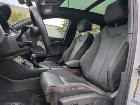 Used 2022 Audi Q3 2.0T Premium Plus w/ Premium Plus Package image 17