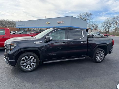 Used 2023 GMC Sierra 1500 Denali w/ Denali Reserve Package AWD/4WD image 2