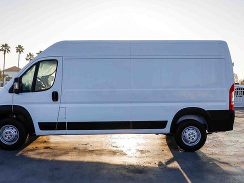 Used 2023 RAM ProMaster 2500 w/ Premium Convenience Group (B) FWD image 14