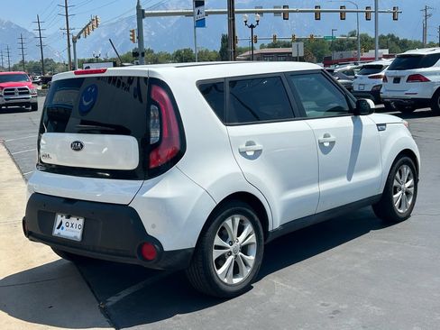 Used 2015 Kia Soul + FWD image 4