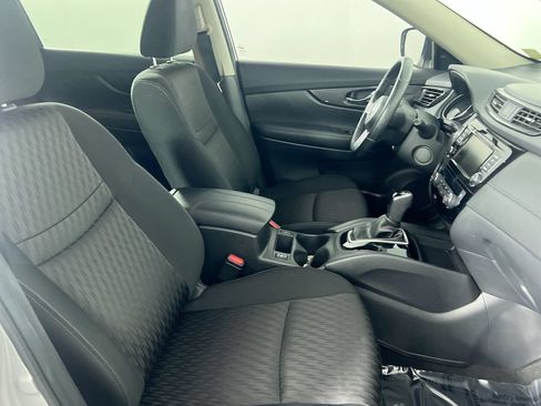 Used 2018 Nissan Rogue SV FWD image 24