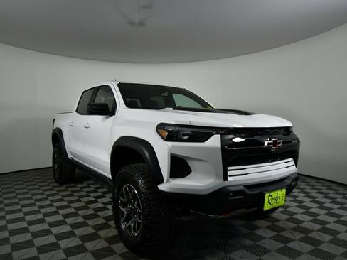 Used 2024 Chevrolet Colorado ZR2 w/ Safety Package image 8