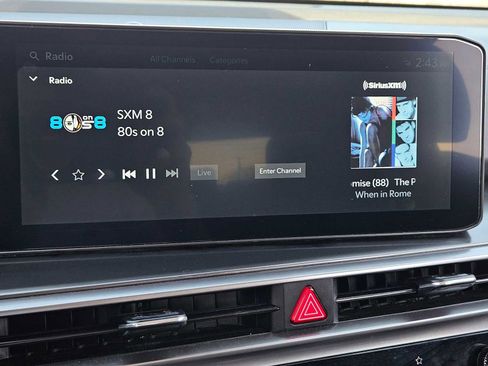 Certified 2025 Kia Sorento LX image 18