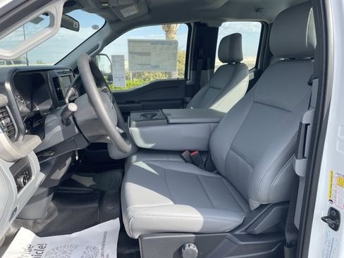 New 2026 Ford F250 XL w/ XL Chrome Package image 19