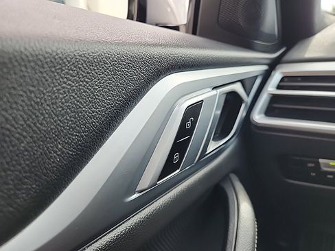 Used 2025 BMW i4 eDrive40 image 36