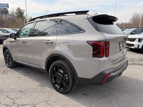 Certified 2025 Kia Sorento X-Line EX image 4