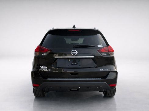 Used 2018 Nissan Rogue SL w/ Premium Package image 4