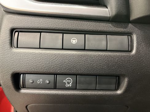 Used 2023 Nissan Rogue SV AWD/4WD image 13