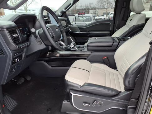 Used 2024 Ford F150 Lightning Platinum image 10