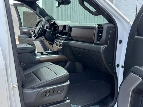 Used 2024 Chevrolet Silverado 3500 High Country w/ Technology Package AWD/4WD image 49