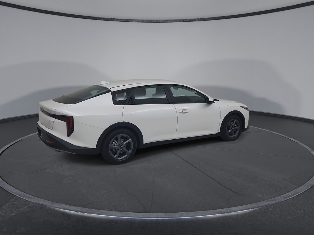 Used 2025 Kia K4 FWD image 16