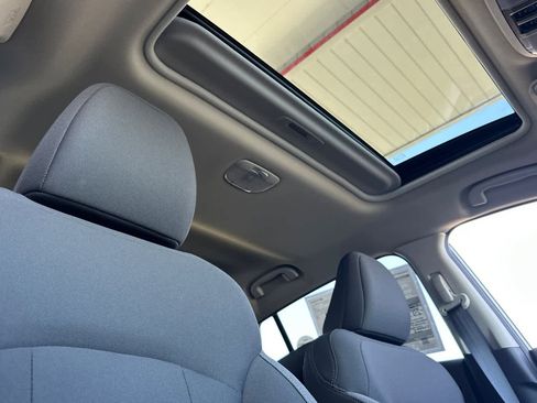 New 2025 Subaru Crosstrek 2.0i Premium image 18