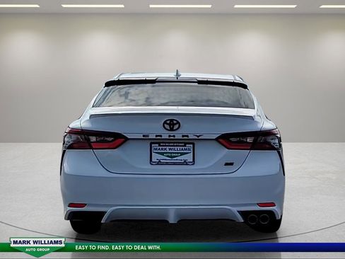 Used 2023 Toyota Camry SE FWD image 5