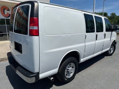 Used 2019 Chevrolet Express 2500 w/ Driver Convenience Package RWD image 5