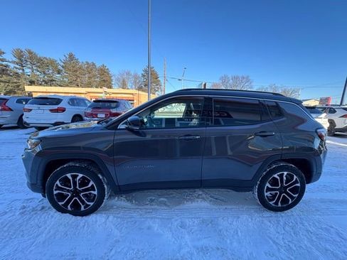 Used 2022 Jeep Compass Limited image 4
