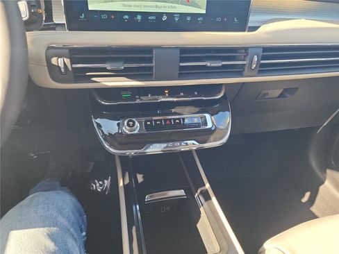 New 2026 Lincoln Corsair Premiere FWD image 33