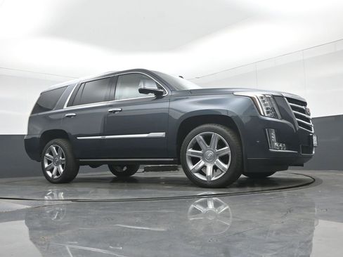 Used 2019 Cadillac Escalade Premium Luxury AWD/4WD image 68