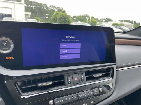 Used 2025 Lexus ES 350 Ultra Luxury FWD image 39