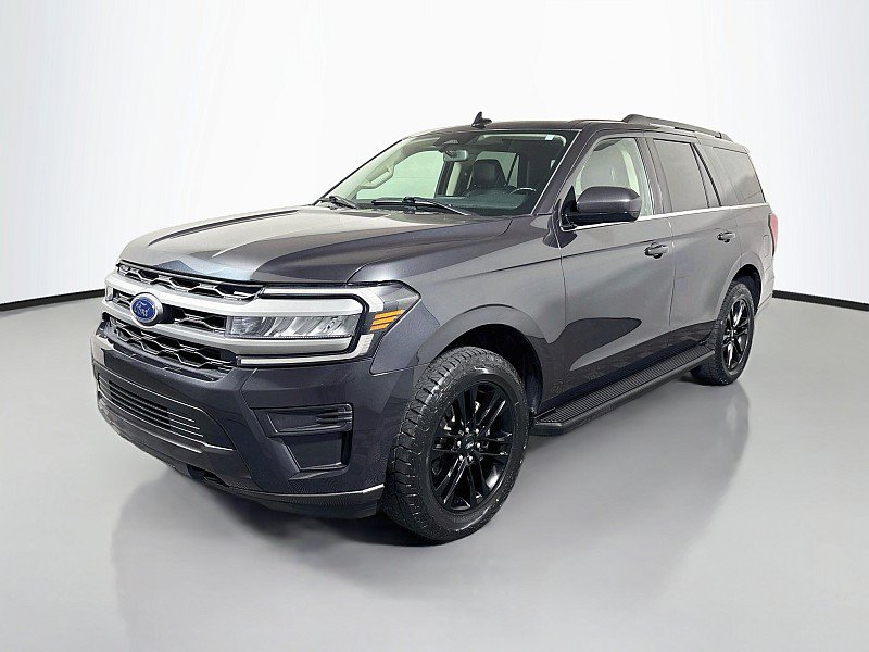 Used 2024 Ford Expedition XLT AWD/4WD image 3