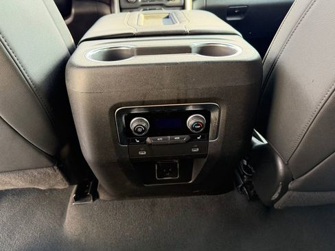 Used 2024 Chevrolet Suburban Premier image 35