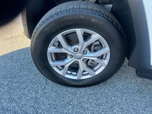 Used 2022 Jeep Grand Cherokee L Limited image 28