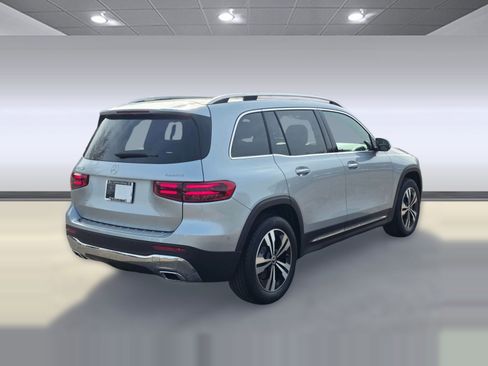 Used 2026 Mercedes-Benz GLB 250 4MATIC image 9