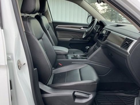 Used 2021 Volkswagen Atlas SE image 34