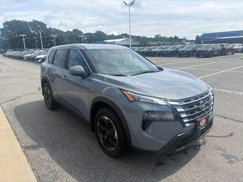 Used 2026 Nissan Rogue SV w/ Cold Weather Package AWD/4WD image 3