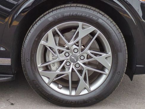 Used 2025 Genesis GV70 2.5T image 11