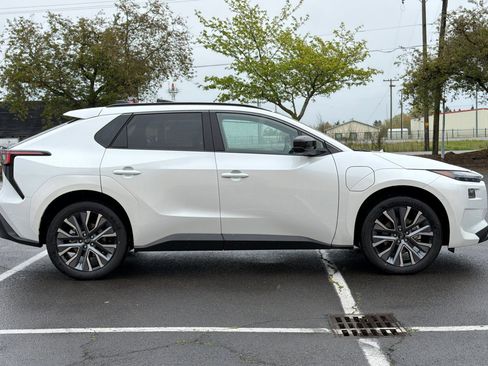 New 2026 Subaru Solterra Limited image 3