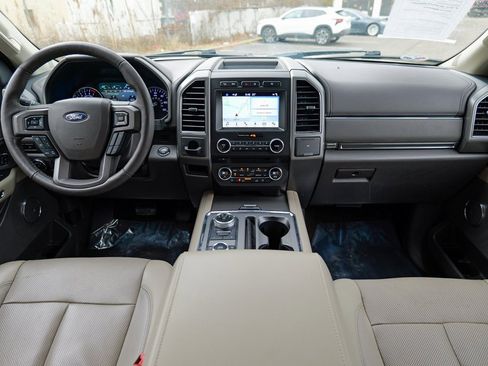 Used 2018 Ford Expedition XLT w/ Equipment Group 202A image 40