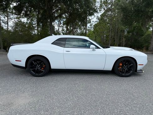 Used 2022 Dodge Challenger GT w/ Plus Package RWD image 8