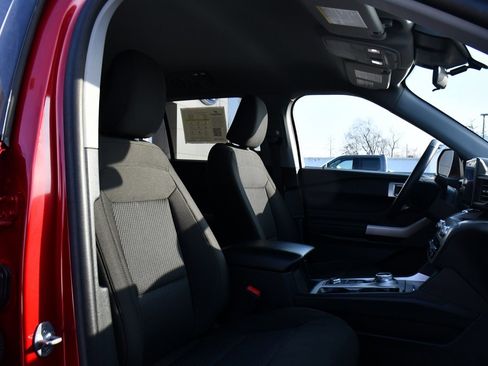 Used 2023 Ford Explorer XLT image 16