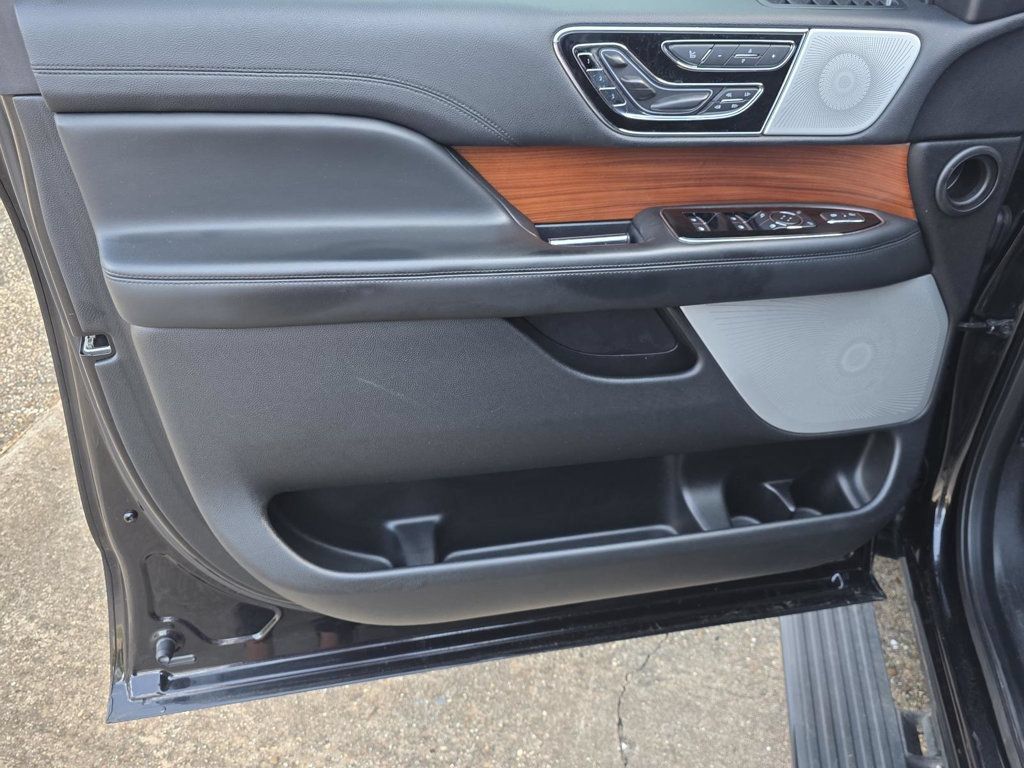 Used 2019 Lincoln Navigator L Reserve AWD/4WD image 42