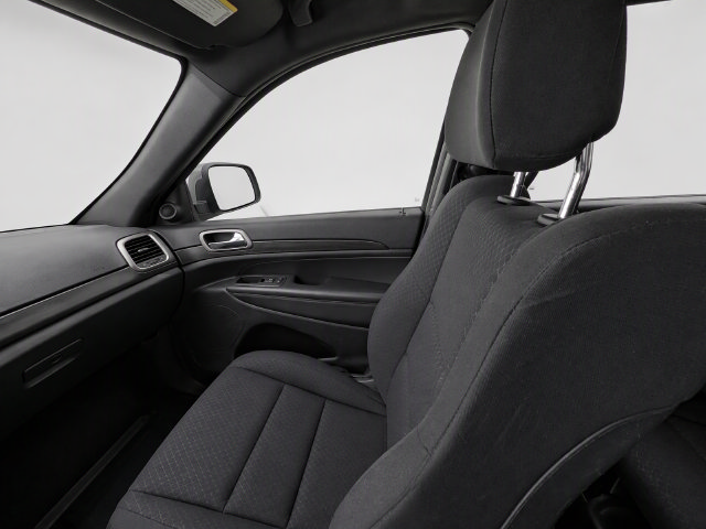 Used 2018 Jeep Grand Cherokee Laredo AWD/4WD image 15