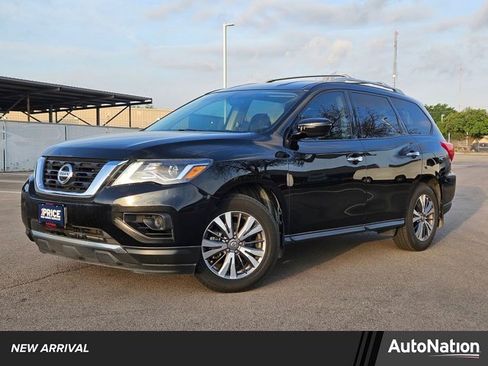 Used 2019 Nissan Pathfinder S image 1