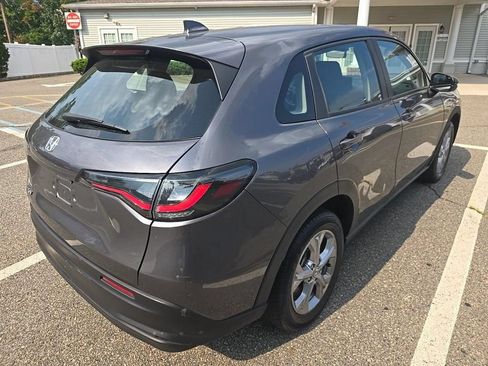 Used 2023 Honda HR-V LX image 3