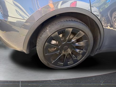 Used 2023 Tesla Model Y Long Range AWD/4WD image 12