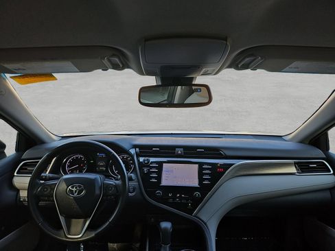 Used 2018 Toyota Camry SE w/ Convenience Package FWD image 33
