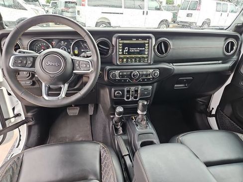 Used 2023 Jeep Wrangler Unlimited Sahara AWD/4WD image 19