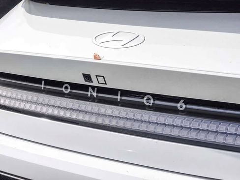 Used 2024 Hyundai Ioniq 6 SEL image 12