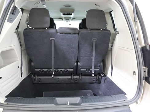 Used 2016 Dodge Grand Caravan SXT w/ Rear Park Assist Package FWD image 24