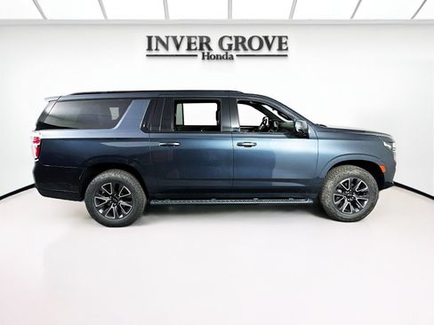 Used 2021 Chevrolet Suburban Z71 w/ Z71 Signature Package AWD/4WD image 4