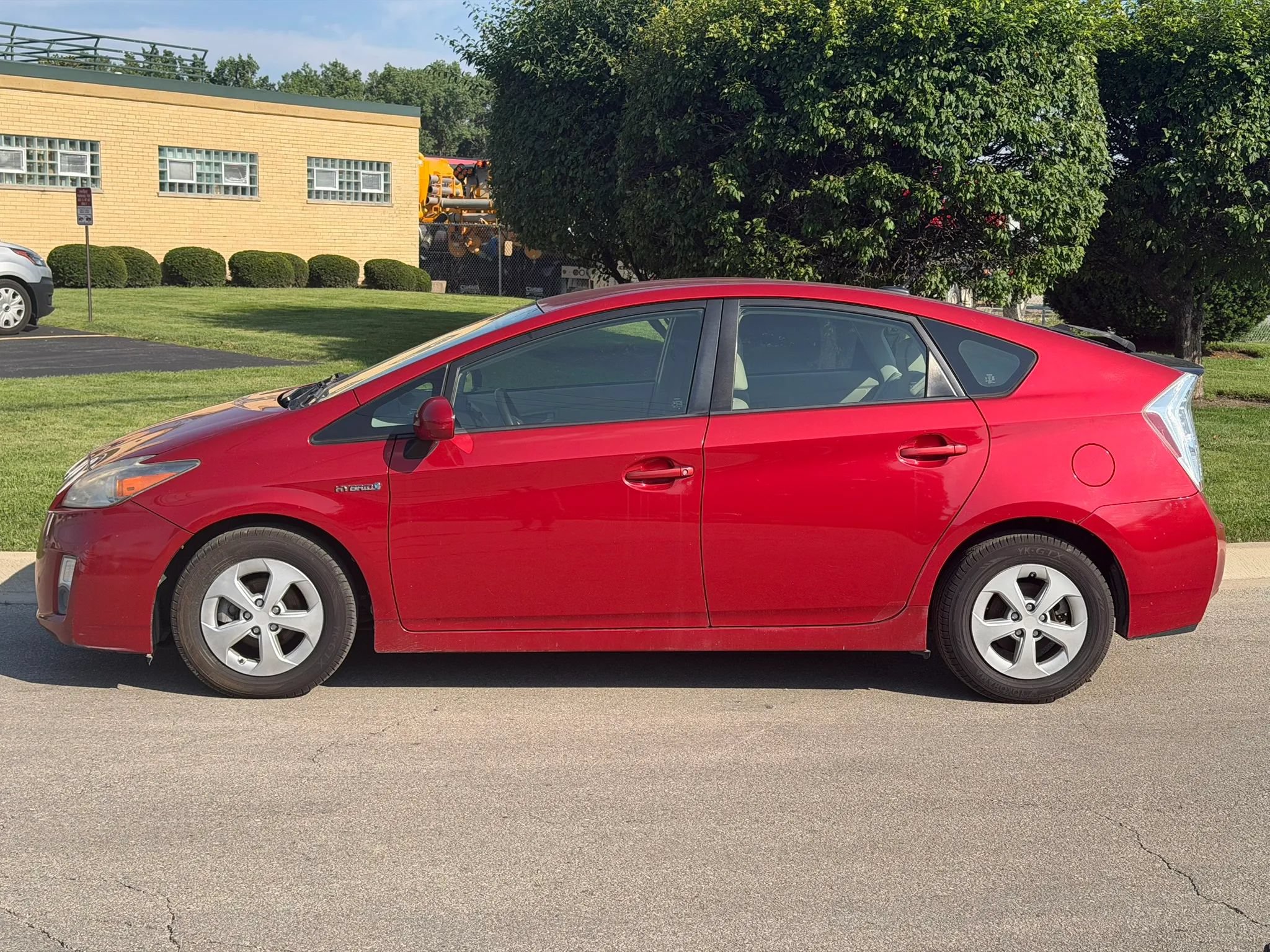 Used 2010 Toyota Prius Two FWD image 2