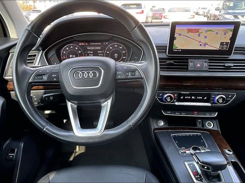 Used 2020 Audi Q5 Premium Plus w/ Premium Plus Package image 6