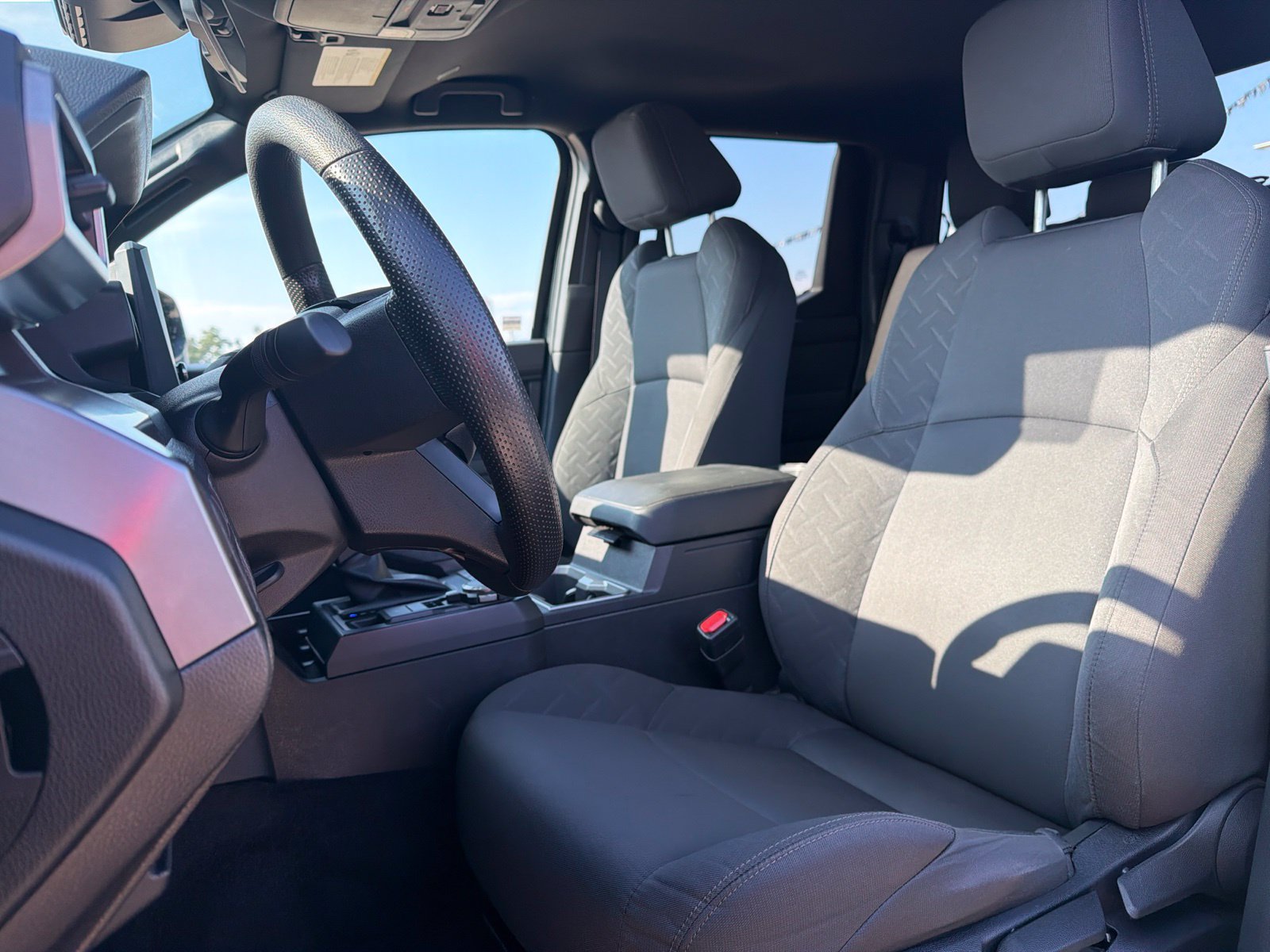 Used 2025 Toyota Tacoma SR5 AWD/4WD image 8